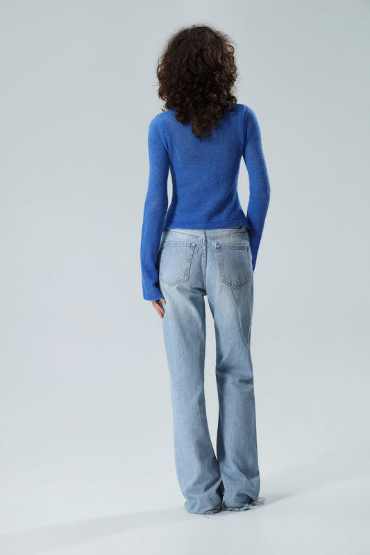 Damen Strickjacke mit leuchtend blauem Blumenmuster und Knöpfen – Schmal geschnittenes, weiches Strickoberteil